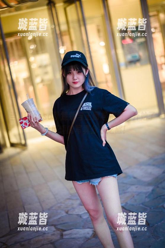 当Akisoso秋楚楚与王昭君相遇，开始了一场风趣的写真分享之旅！