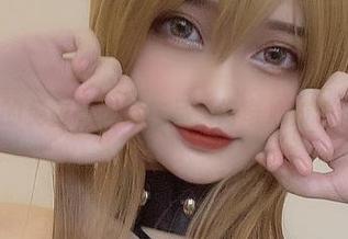 Azami的免费高跟鞋作品，好奇心拉着我去看了