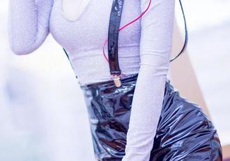 GIRLT果团网 – 浴缸里的周大萌：原图分享里藏着‘水’事故!