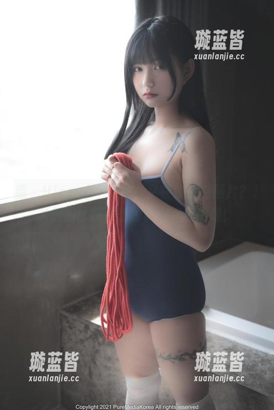 喂，Hizzy(히지)怎么又在线在放照片？JK原图比我预想的多出点色彩呢！