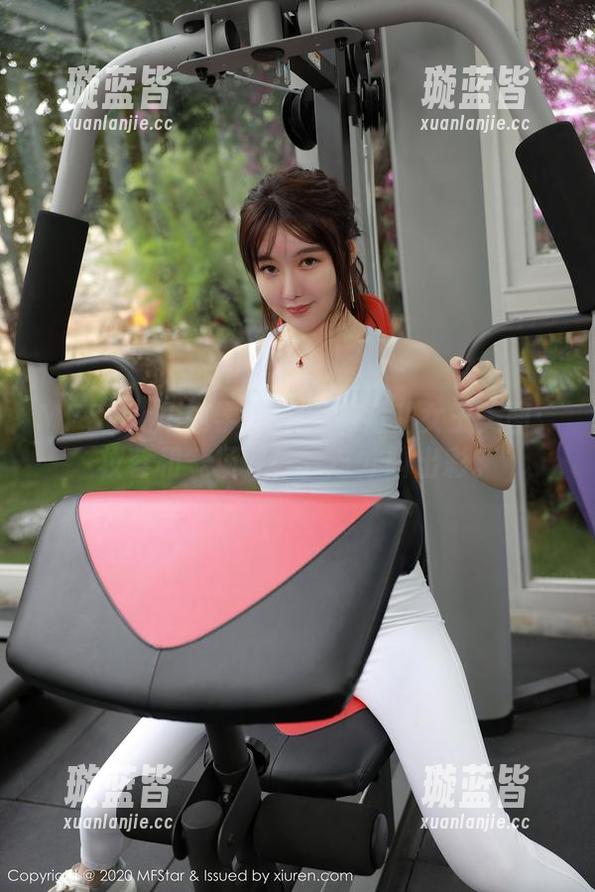 MFStar模范学院 - 大美妞儿女王美图：妆容和气场并存，这才叫出彩。