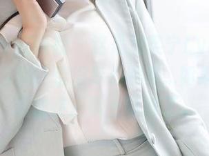 MiStar魅妍社 – 这是刘奕宁Lynn的女仆私拍合集，值得专心瞧瞧…如果能把心思放在正事上就好了。