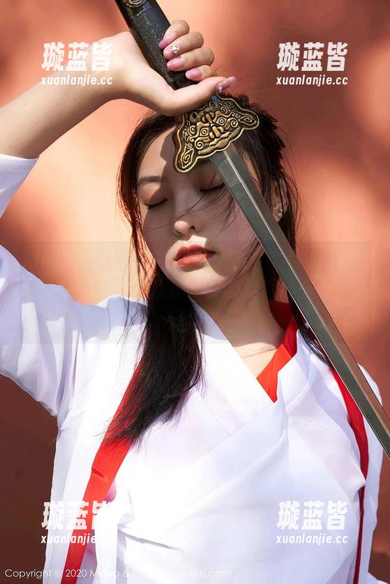 MiiTao蜜桃社 - 苦涩又甜蜜：看完珍妮Jeane的少女作品集，资源到底让人囧在哪里？