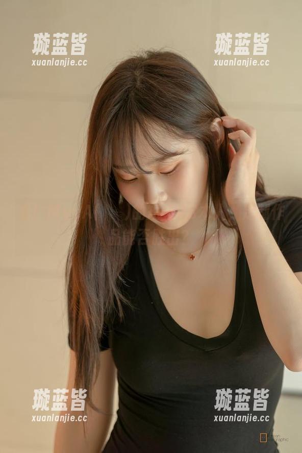 看！MyuA(뮤아)的短裙VS本人，定制作品能否胜出？