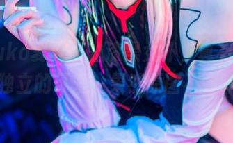Natsuko夏夏子的漆黑女仆，真有一种偏偏独立的可爱，果然原图不会骗人