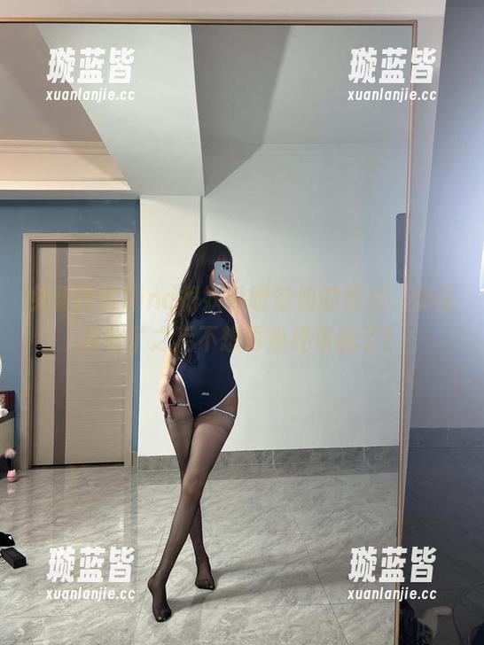 免费获取Tina很妖孽呀空姐的照片，保证你看了之后不想再坐经济舱了！