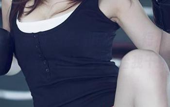 UGirls尤果网 – 王瑞儿私拍：短裙一甩，风光旖旎，不让‘风’给我干扰！