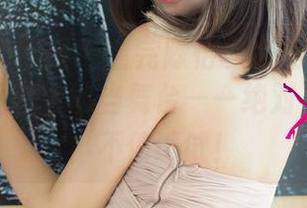 UGirls尤果网 – 看完陈怡曼的私房高跟鞋图集，平地也能当舞台——绝对不会摔的！不信试试！