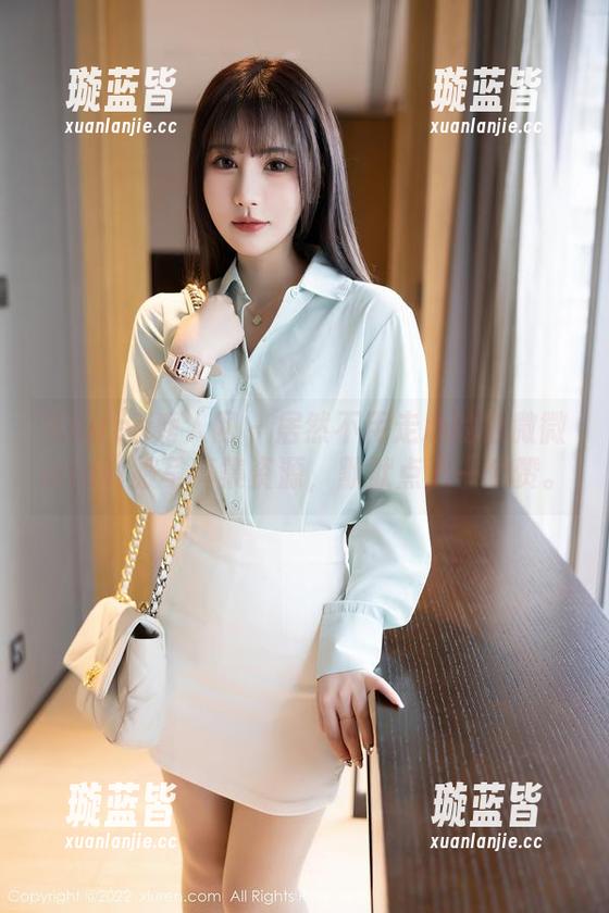 Xiuren秀人网 - 居然不用走心的徐微微mia制服写真集资源，默默点了一个赞。
