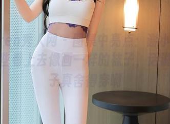 Xiuren秀人网 – 图集中亮点：谢小蒽和她那些看上去像画一样的袜子，话说这袜子真舍得穿啊