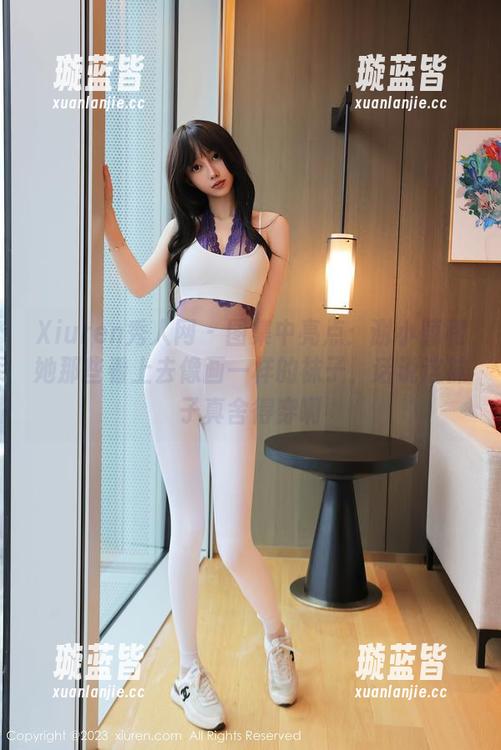 Xiuren秀人网 - 图集中亮点：谢小蒽和她那些看上去像画一样的袜子，话说这袜子真舍得穿啊