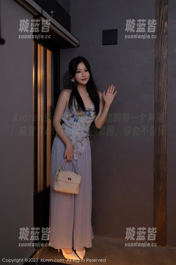 Xiuren秀人网 - 在图书馆的每一个角落：陆萱萱cecillia校园套图，你会不会怀念？