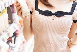 Xiuren秀人网 – 更新提醒：黄歆苑的白丝，还是那么勾魂