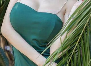 YouMi尤蜜荟 – Emily顾奈奈酱在线的居家图集，让我想起偌大的沙发上随意拖延的日子…