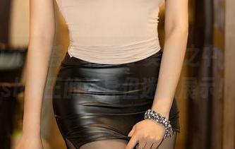 YouMi尤蜜荟 – 畅游于美图之中，鱼尾fish女王的诡异但迷人展示！