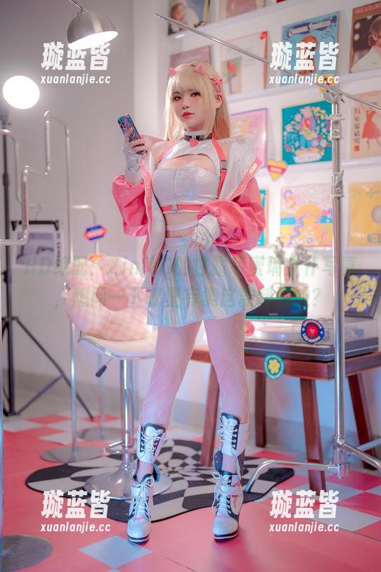 HD绝配：ZinieQ的甘露寺蜜璃女仆写真，想问一下哪里有卖这款制服的？