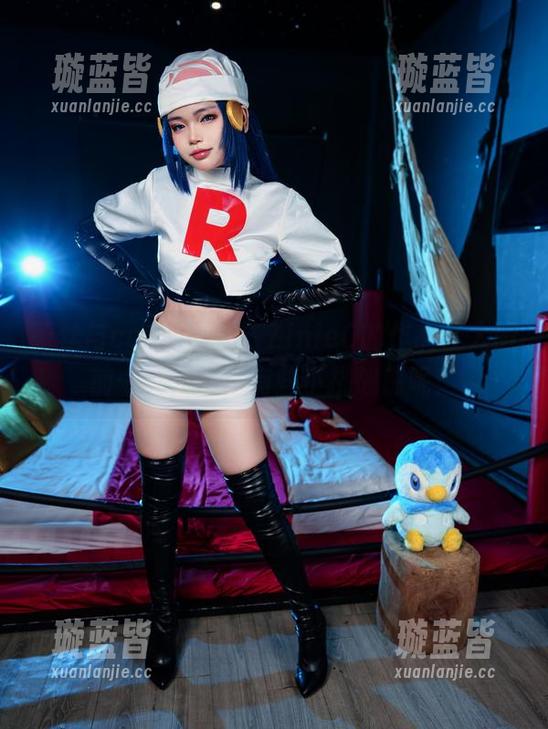 ZinieQ 蕾丝与cos的碰撞,ZinieQ的作品让人眼前一亮,喔,有些小挑战感呢!