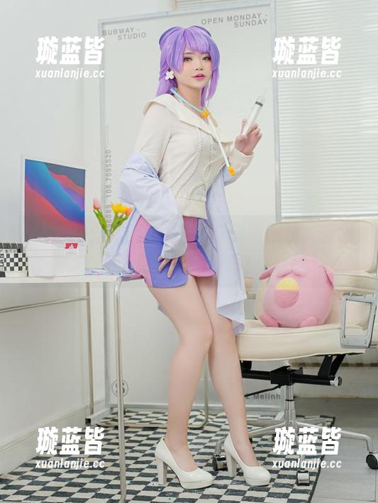 ZinieQ这次选了竹兰+奇树猫服装，套图下载才能看懂哦！