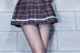 beautyleg – Sarah在网上发光发热，照片里的“女王”气质不容小觑。