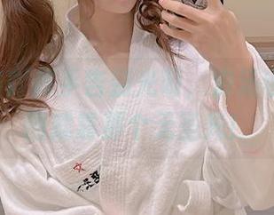 miko酱吖挥手告别光明，泡汤也能变美图就靠那个无圣光！