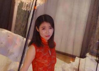 pans – 这是叮当的最新少女拍摄，原图里的表情，怪可爱的，太有自信了。