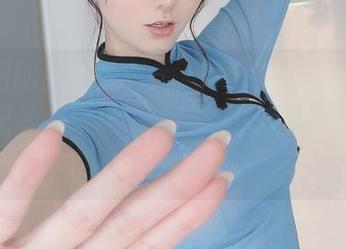 けん研的和服写真一张接一张，baobao新的配景，没惹一丝云烟就吸引了我的双眼。