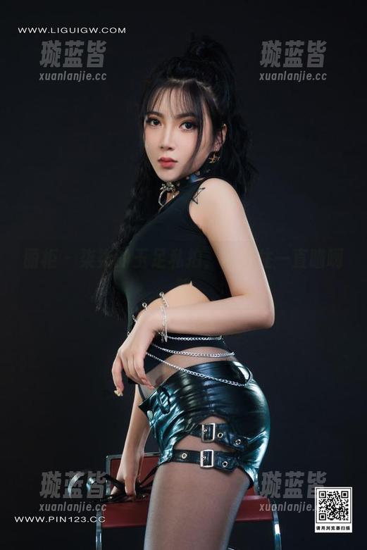 丽柜-柒柒 丽柜 - 柒柒的玉足私拍,忍不住一直瞄啊瞄