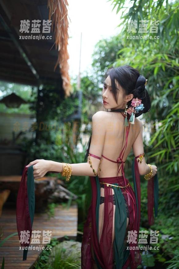 余多多Dudu的万圣节：当模特与万圣节的奇装异服邂逅…