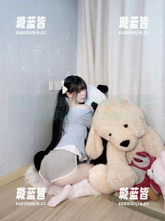 微密圈 - 十万口草莓粥粥的长腿，网盘里的时尚风暴，你敢来挑战吗？