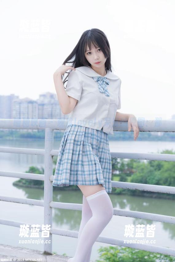 喵糖映画 - 观赏lovely呆玄的原图：那浴室里有些‘意外的事要聊’。