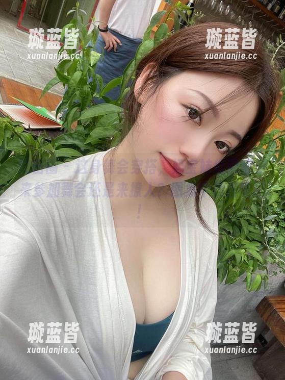 微密圈 - 这身舞会穿搭，奶宝妹纸到底是来参加舞会还是来撩人？图集中找答案吧！