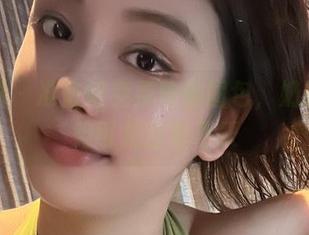 微密圈 – 准备好免费瑜伽图包，奶雯的姿势可是百看不厌