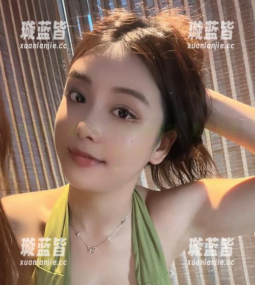 微密圈 - 准备好免费瑜伽图包，奶雯的姿势可是百看不厌