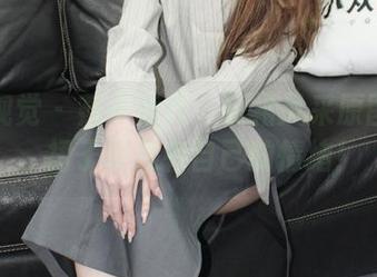 小众视觉 – 燕子新作：短裙风采原图分享，裙子好像有自己的情绪！