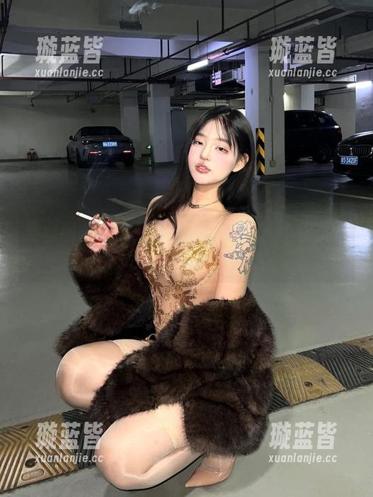 微密圈 - 何为网袜的终极幻想？小优优子亲自为你献上这组图片。