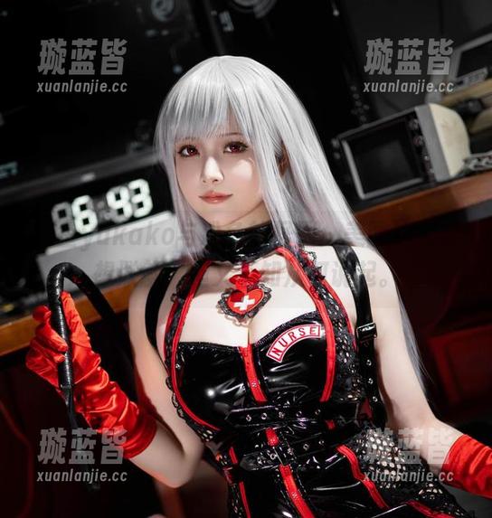 屿鱼yukako与粉色的怪圈：美图让人浮想联翩，但又不知从何说起。