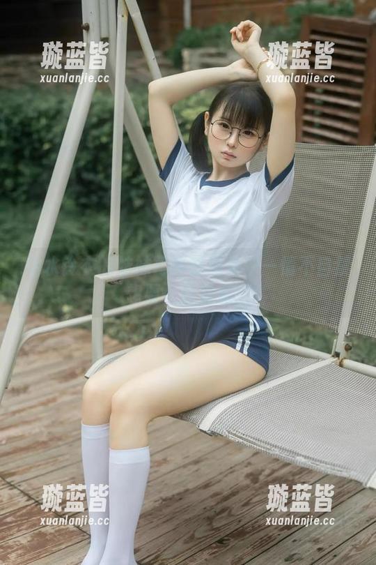 幼水铃衣的妹妹写真在网盘中—情不自禁想要一探究竟。