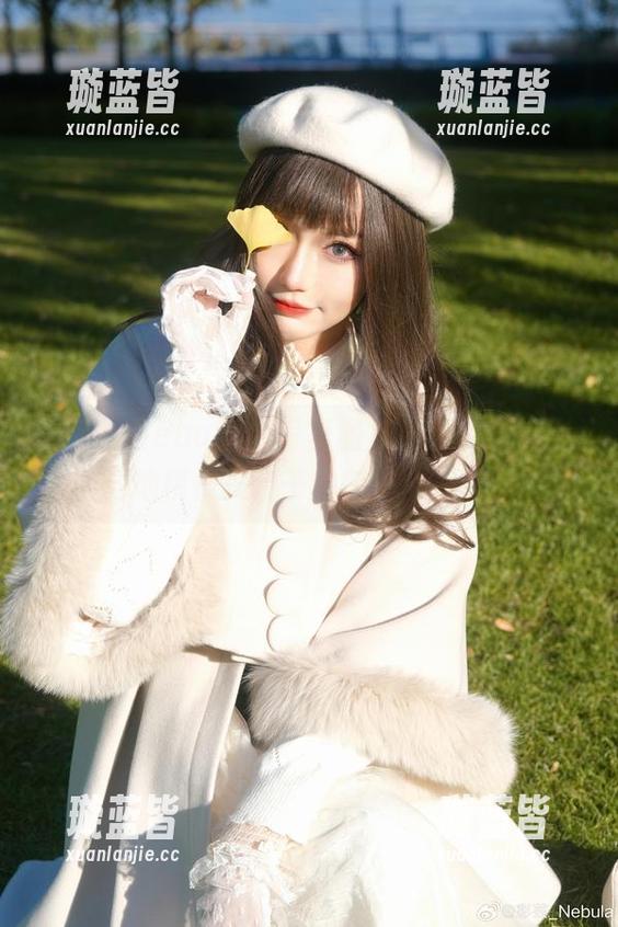 彩芸_Nebula的写真图集，会让你不自觉地模仿美奈子的每一个姿态！