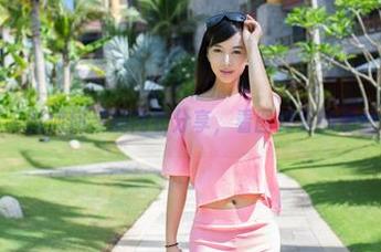 推女郎 – 从何何夕的内衣分享，看图库里的那些小心思