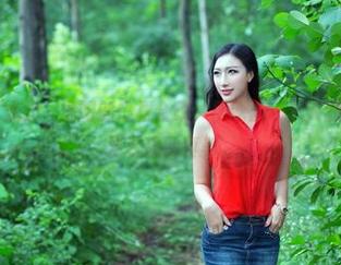 推女郎 – 无圣光，易阳的白裙合集，展现出一个人的气场，不需要滤镜的真美。