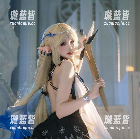 是你的阿薰呀的露背毛衣秀场——别问，图集这里有，福利自取。