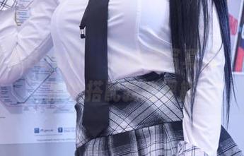 最新普美Bomi(보미)短裙写真集，撕心裂肺的搭配我能理解