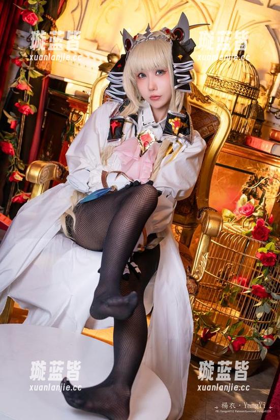 看！这就是杨衣yangyi的高清制服，别问我是在看她，重点是这衣服。