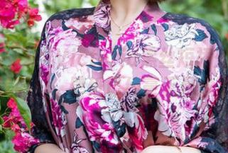 微密圈 – 果儿Victoria黑丝短裙效果不如美图好，壁纸已经毫无悬念了