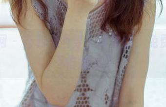 果团网 – 当裴希西穿上修女服，免费写真不怕烧心灵