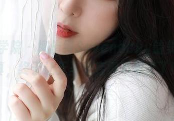 模范学院 – 柳侑绮Sevenbaby的美腿写真，终于让无圣光变得不圣光了！