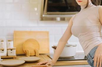 女仆打工神技，“汪知子”也能展现壁纸里的不一样风情