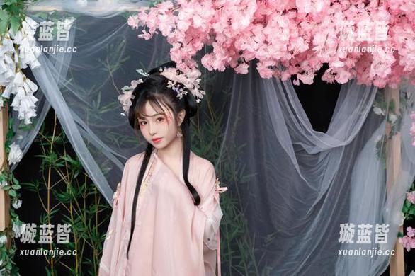 定制黑色，爆机少女喵小吉的新发现，不会是一只沉重的猫吧？