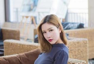 爱蜜社 – 自由与梦想——LalaBaby啦啦的白裙私拍，颠覆我对优雅的理解