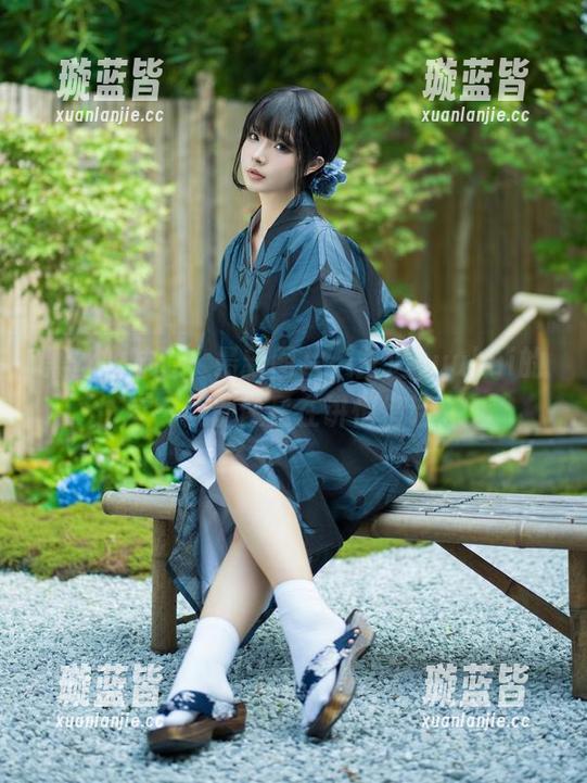 黑丝的味道，最新图片，玉汇yuuhui的每一帧都像是在讲悄悄话。